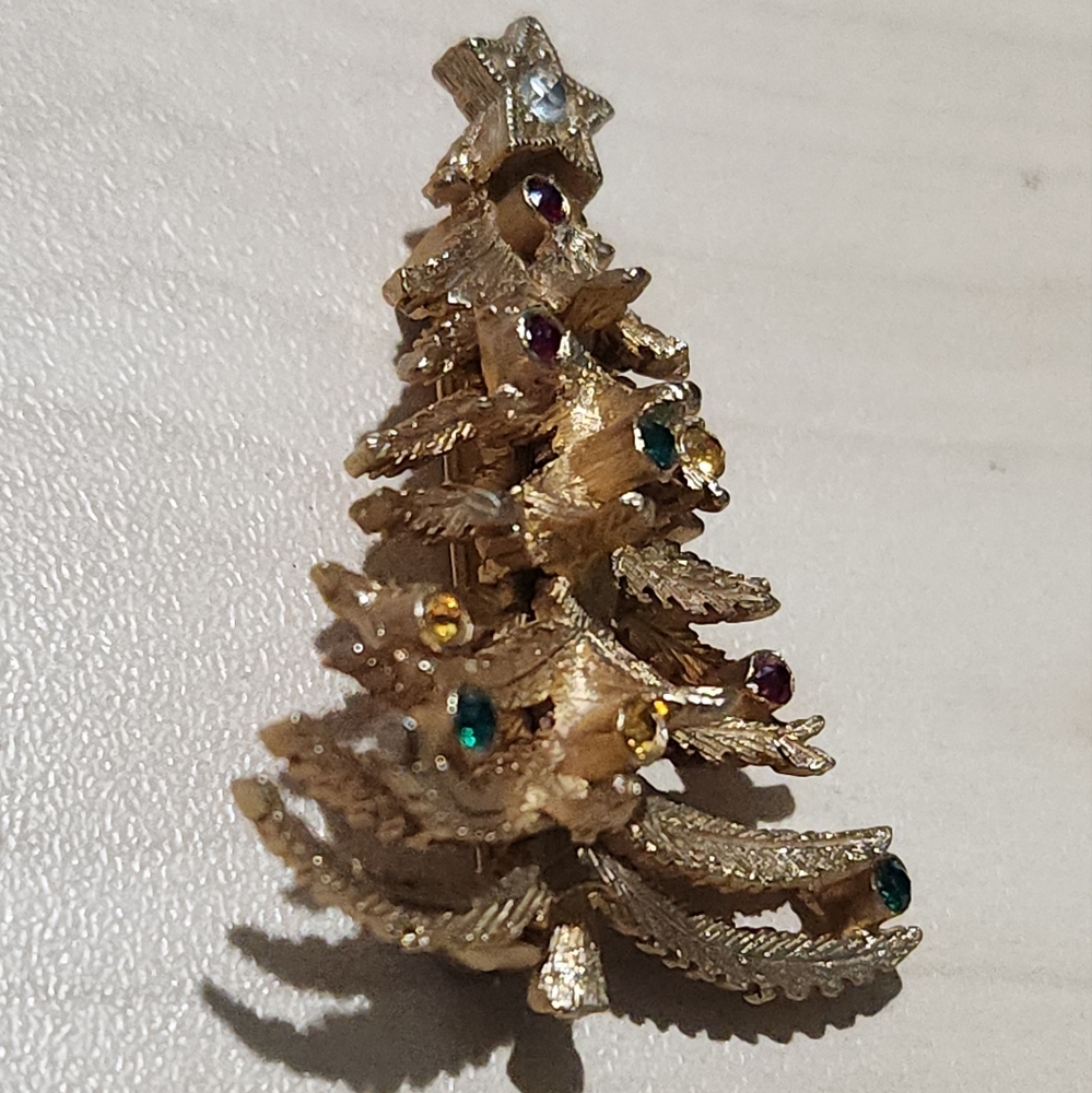 Vintage Christmas Tree Pin‎ Brushed Gold Tone